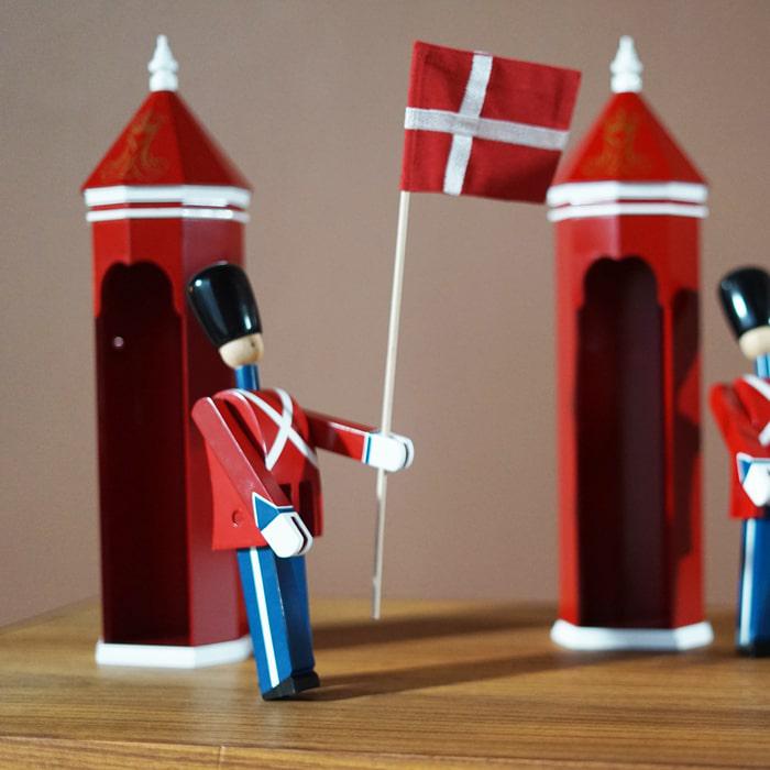Kay Bojesen Standard-Bearer, Red/Blue/White