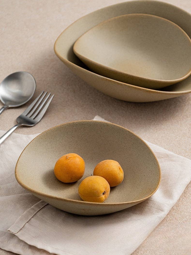 Gohobi Japanese Ceramic Irregular Salad Dish: 8.5 inch
