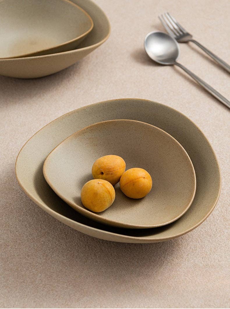 Gohobi Japanese Ceramic Irregular Salad Dish: 8.5 inch
