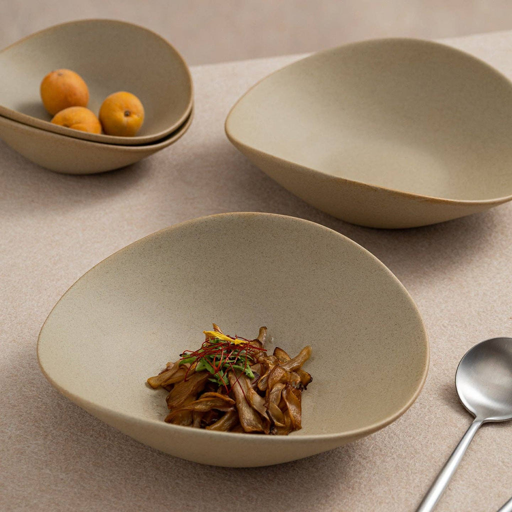 Gohobi Japanese Ceramic Irregular Salad Dish: 8.5 inch