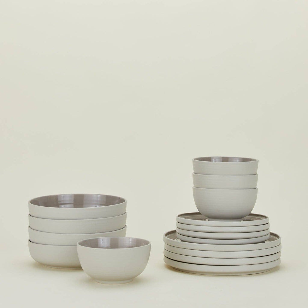 Essential Dinnerware – 16-Piece Set