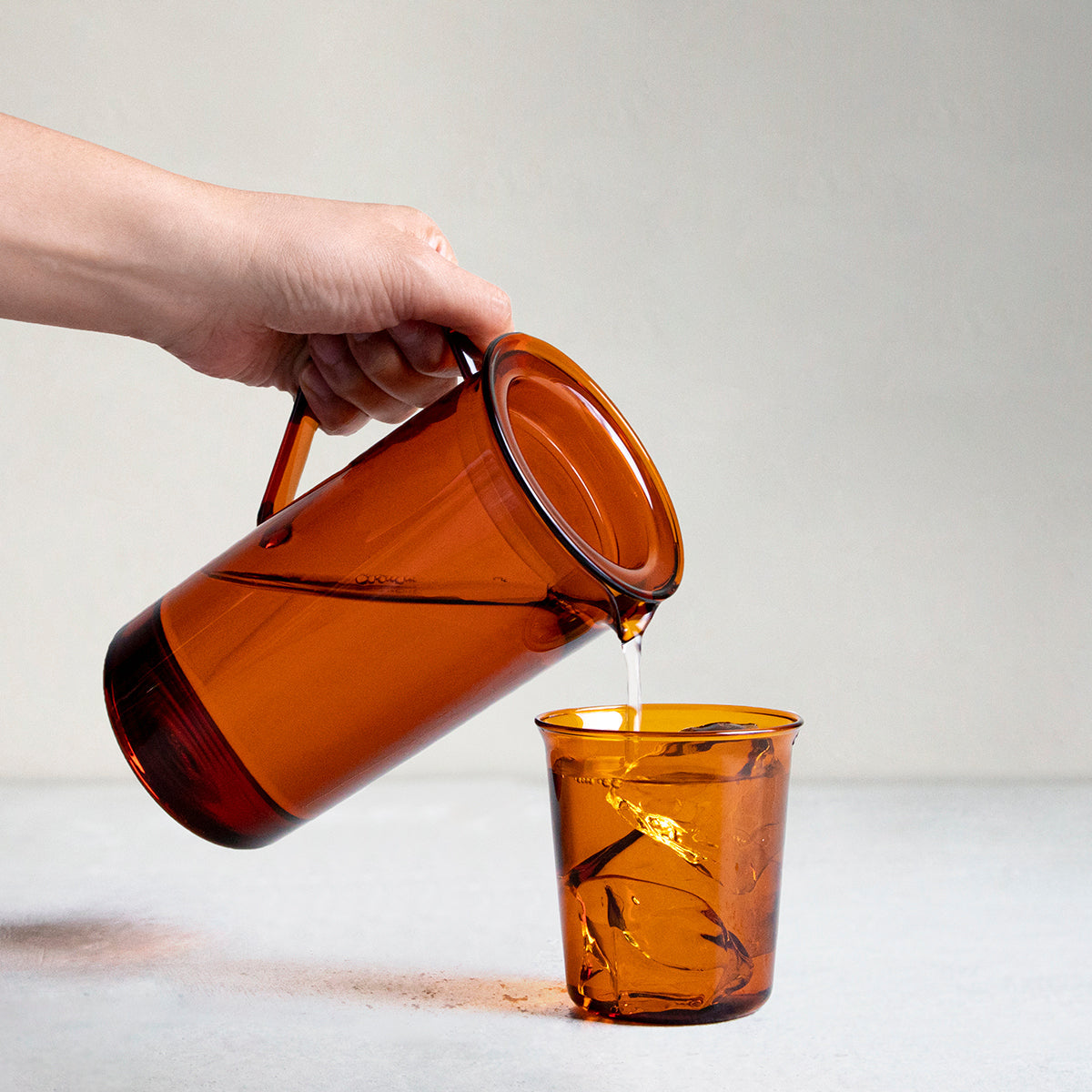 CAST AMBER jug 750ml