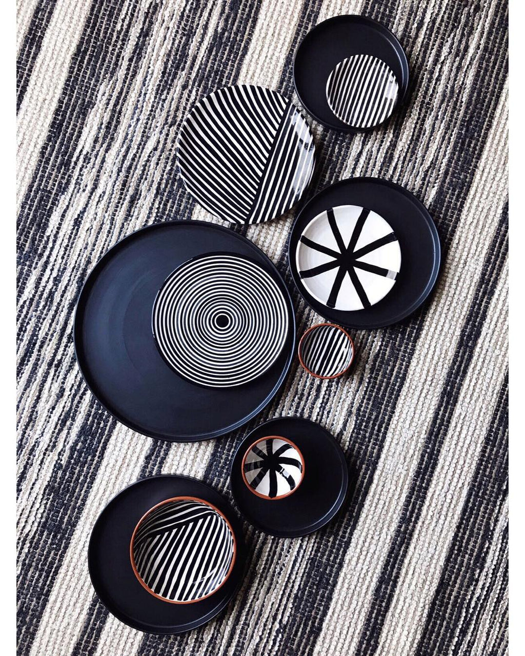 Casa Cubista Black Matte Tableware - Plates and Bowls